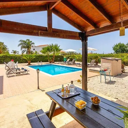 Veryina Villa Peyia