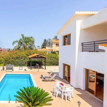 Veryina Villa Peyia